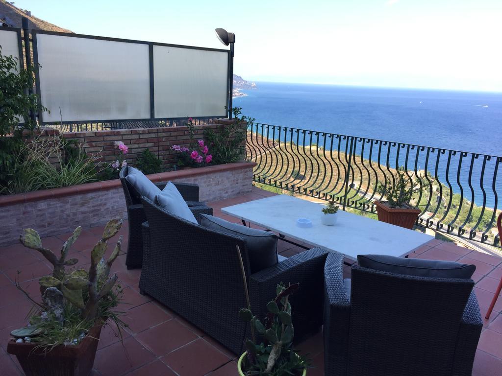 B&B La Terrazza Sul Mare Taormina Ngoại thất bức ảnh